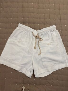 NWOT Lilla P Patch Pocket Shorts White XS